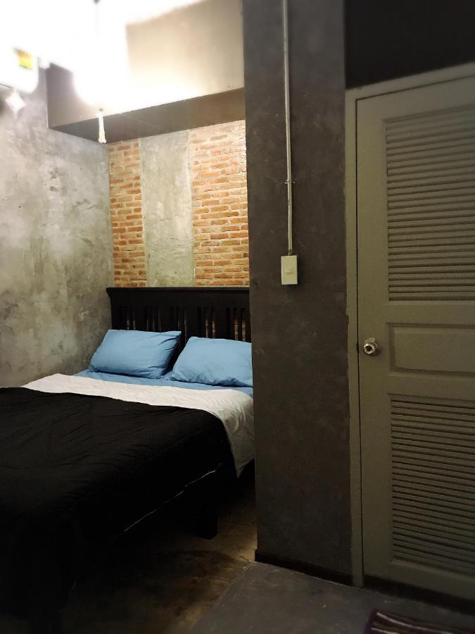 Lanna Hostel Чиангмай Екстериор снимка