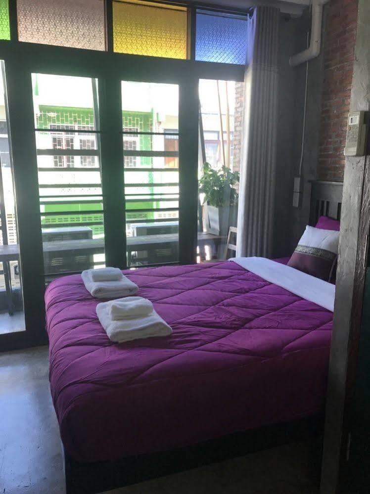 Lanna Hostel Чиангмай Екстериор снимка